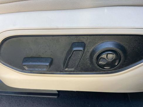 Used 2024 Jeep Grand Cherokee L Limited w/ Black Appearance Package image 15