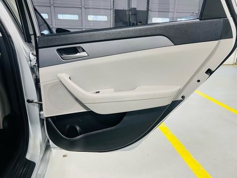 Used 2018 Hyundai Sonata SE image 32