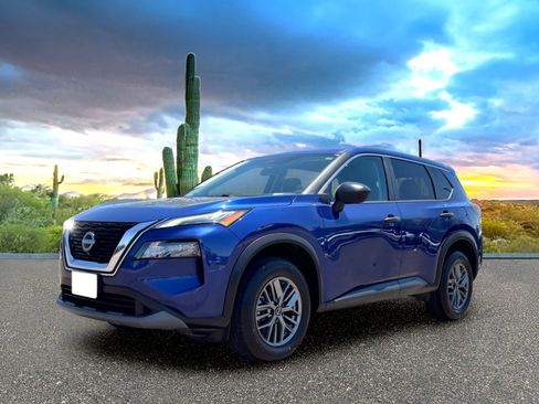 Used 2023 Nissan Rogue S FWD image 2