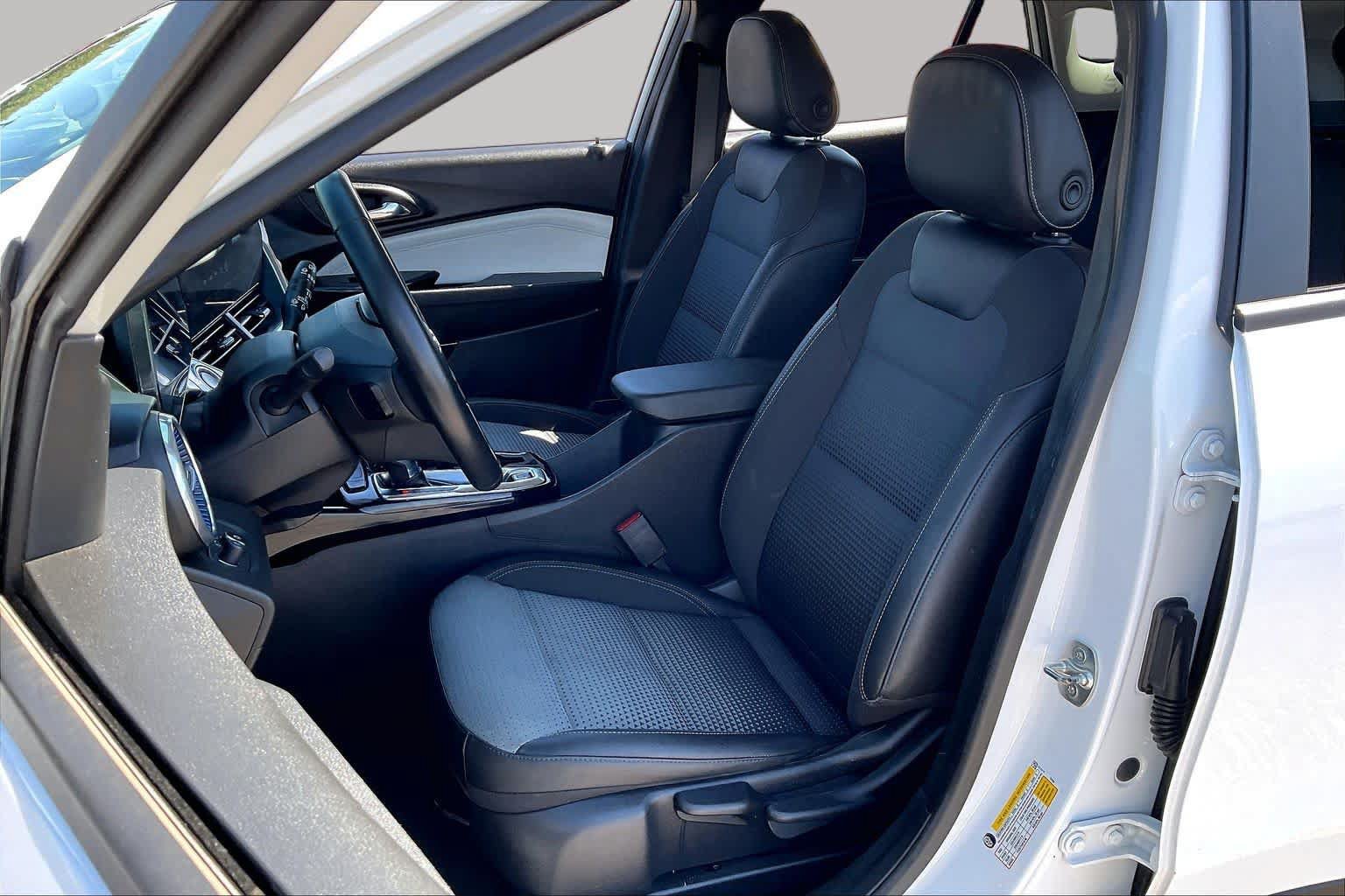 Used 2024 Chevrolet Trax LT w/ Driver Confidence Package FWD image 8