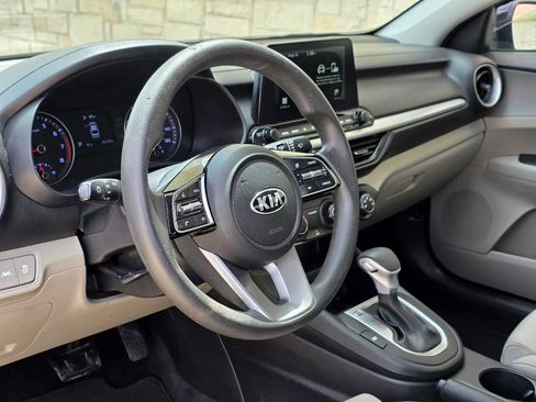 Used 2021 Kia Forte LXS FWD image 9