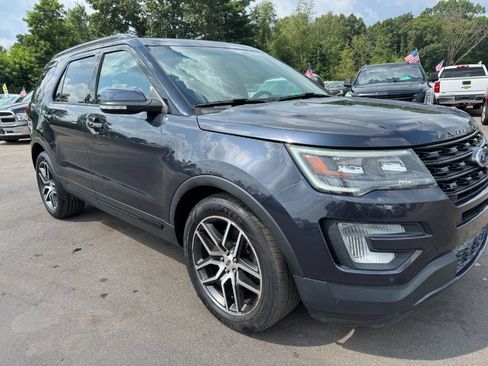 Used 2017 Ford Explorer Sport w/ Equipment Group 401A AWD/4WD image 12