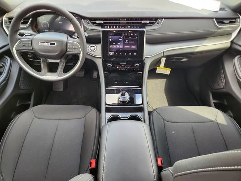 New 2026 Jeep Grand Cherokee Laredo AWD/4WD image 18