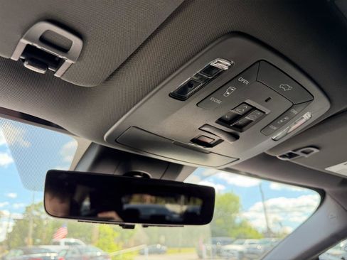 Used 2021 Toyota Sienna Platinum FWD image 14