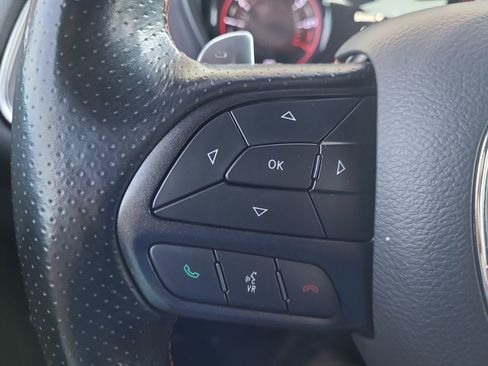 Used 2019 Dodge Challenger SXT image 18