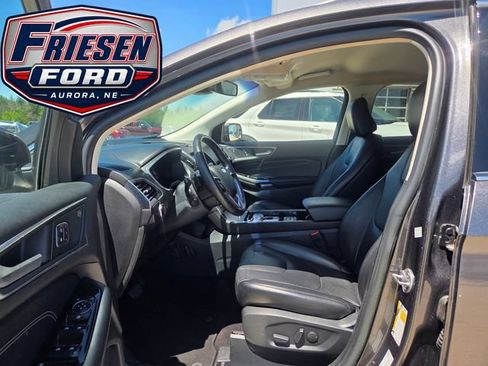 Used 2020 Ford Edge Titanium AWD/4WD image 12