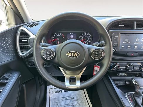 Used 2021 Kia Soul S image 12