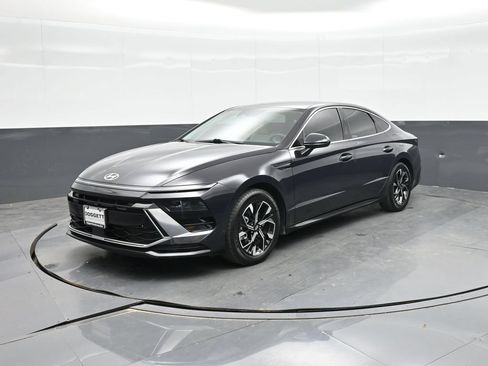 Used 2024 Hyundai Sonata SEL FWD image 1