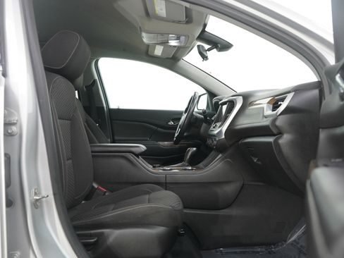 Used 2019 GMC Acadia SLE image 11