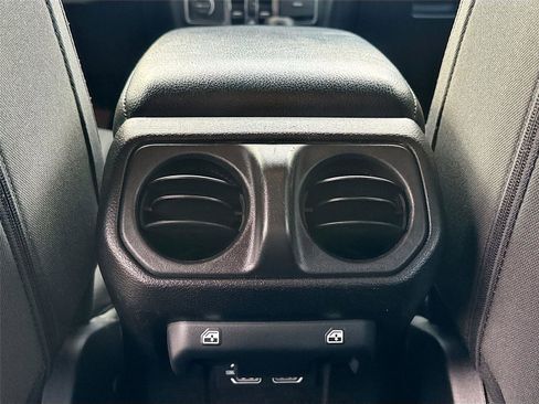 Used 2021 Jeep Wrangler Unlimited Sport image 27