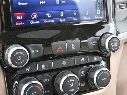 Used 2019 RAM 2500 Laramie AWD/4WD image 24