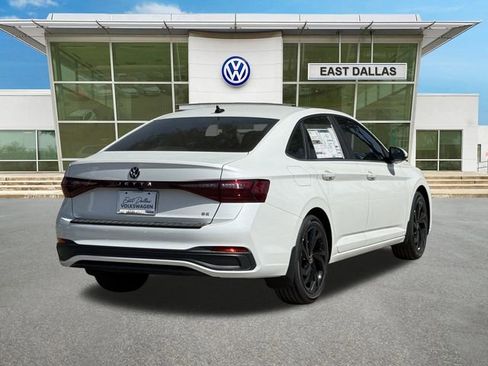 New 2026 Volkswagen Jetta SE FWD image 3