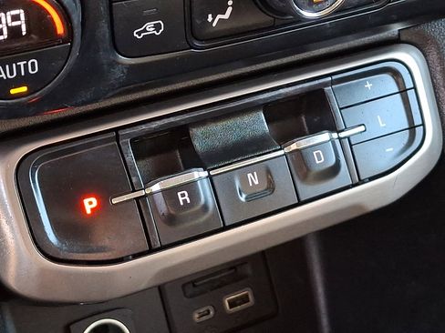 Used 2021 GMC Acadia Denali w/ Denali Technology Package image 14