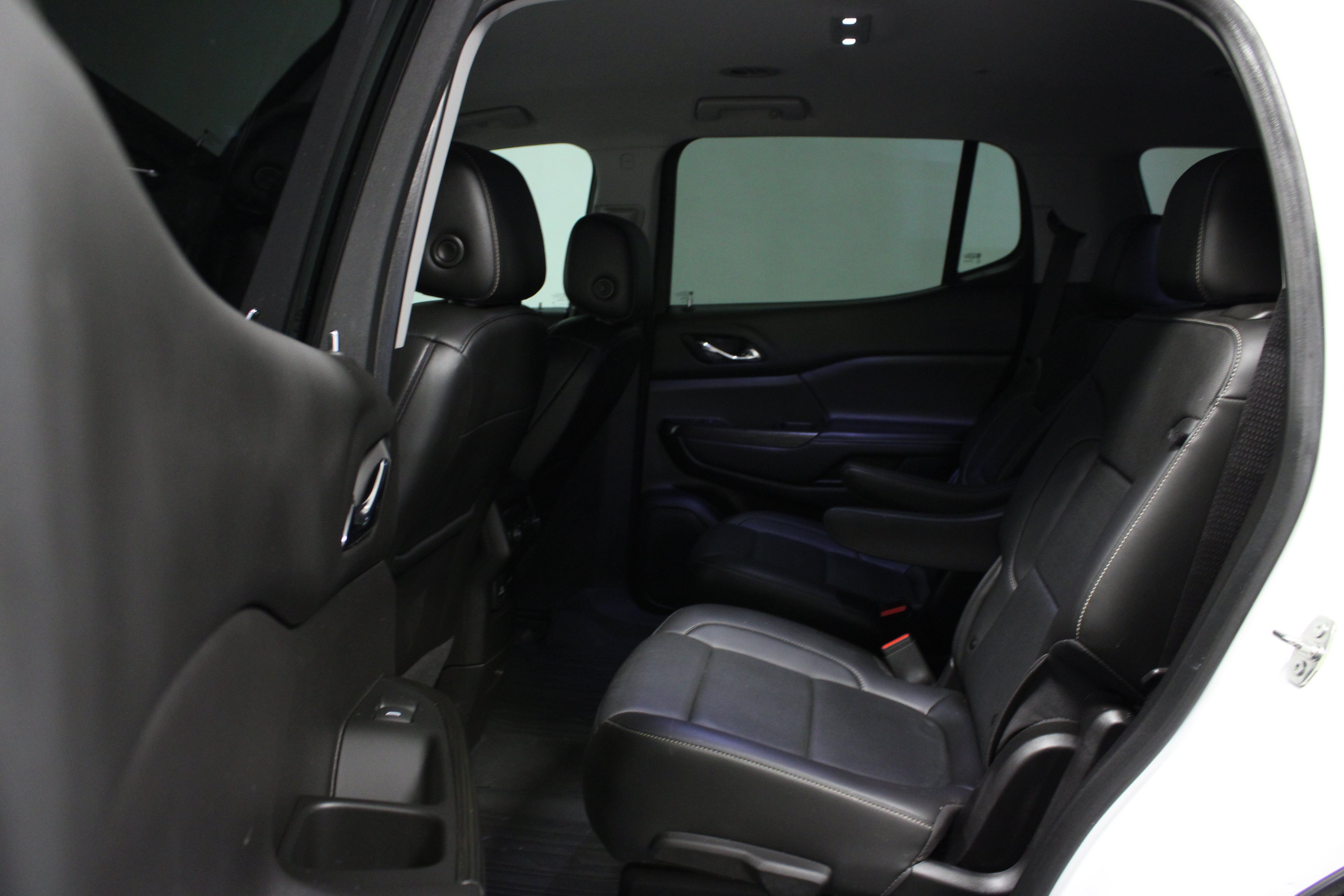 Used 2023 GMC Acadia SLT w/ Elevation Edition FWD image 13