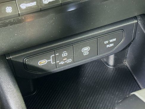 Used 2025 Kia K4 LXS image 29