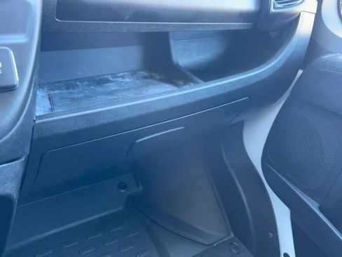 Used 2025 RAM ProMaster 2500 w/ Convenience Group FWD image 15