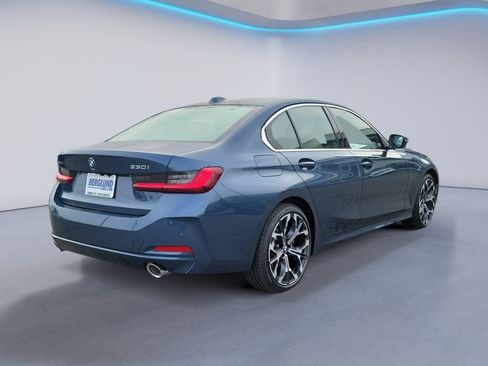 Used 2025 BMW 330i xDrive Sedan w/ Convenience Package image 3