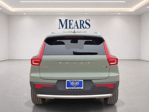 Used 2025 Volvo XC40 B5 Core AWD/4WD image 5