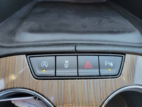 Used 2023 GMC Acadia SLE w/ Elevation Edition AWD/4WD image 18