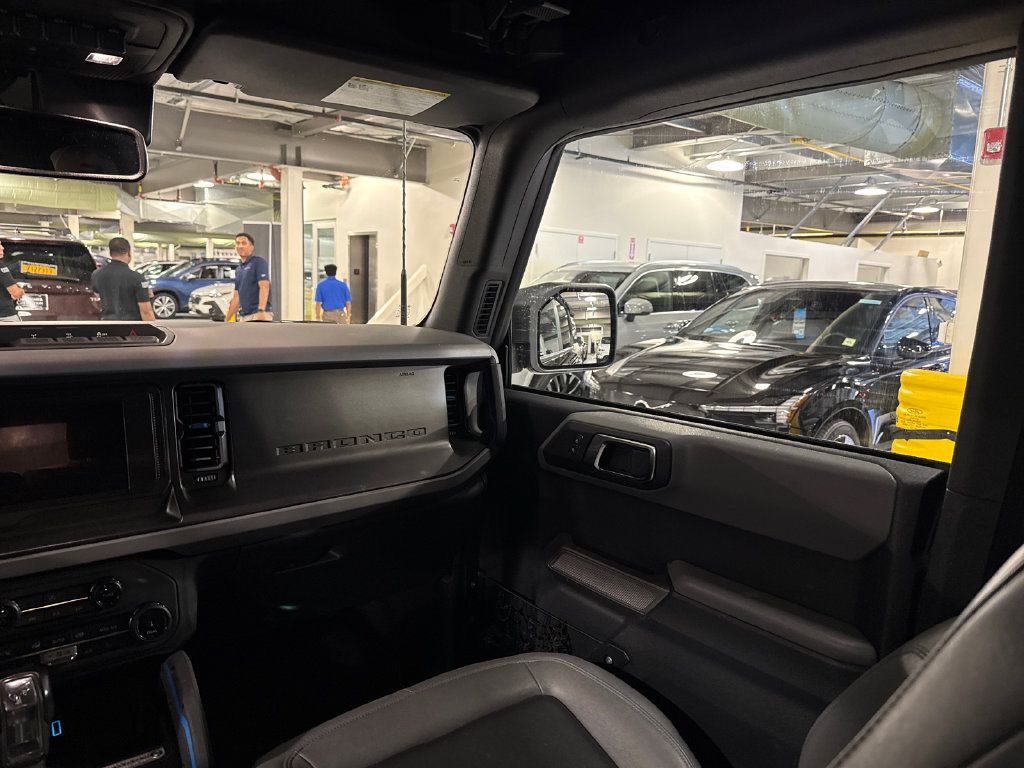 Used 2022 Ford Bronco Black Diamond AWD/4WD image 24
