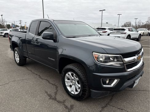 Used 2017 Chevrolet Colorado LT w/ LT Convenience Package image 1