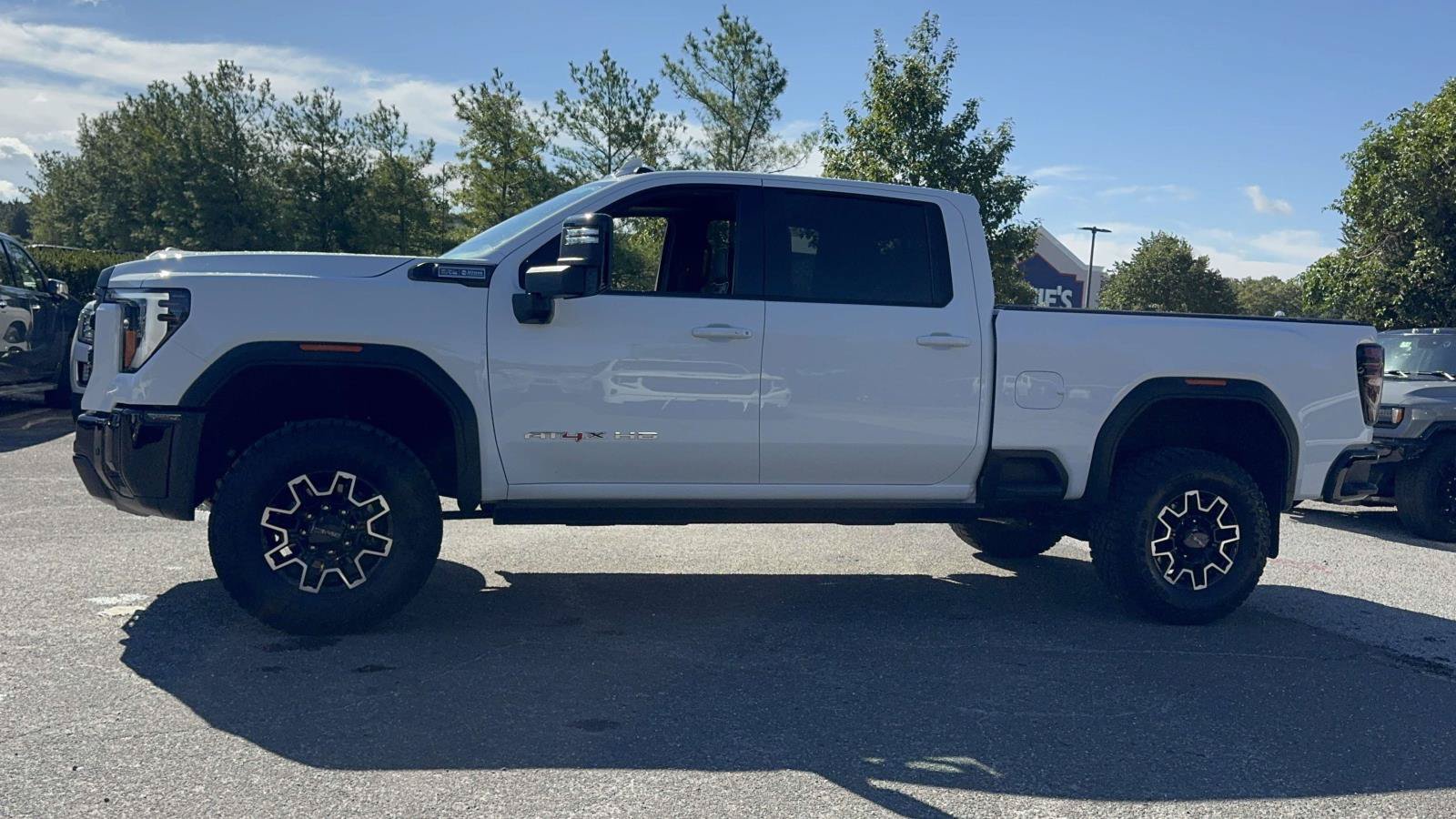 Used 2026 GMC Sierra 2500 AT4X w/ Snow Plow Prep/Camper Package AWD/4WD image 3