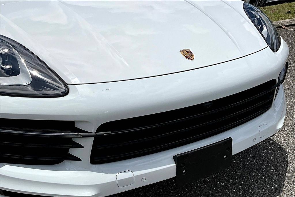 Used 2023 Porsche Cayenne AWD/4WD image 30