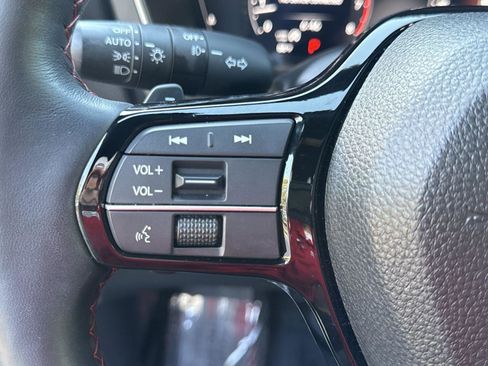 Used 2025 Honda Pilot Black Edition image 18