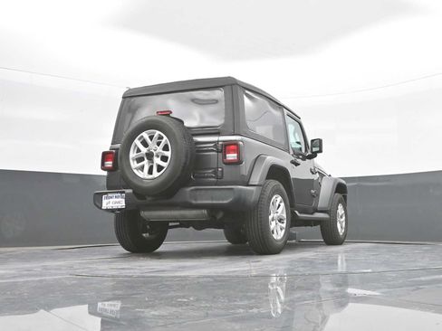 Used 2023 Jeep Wrangler Sport AWD/4WD image 38