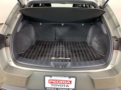 Used 2022 Lexus UX 200 200 Base w/ Accessory Package (Z1) image 13