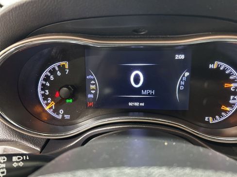 Used 2017 Jeep Grand Cherokee Limited image 27