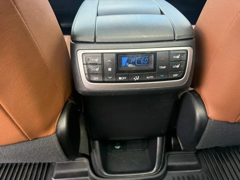 Used 2018 Toyota Highlander Limited Platinum AWD/4WD image 40