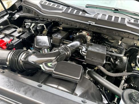 Used 2022 Ford F350 Lariat w/ Chrome Package image 36