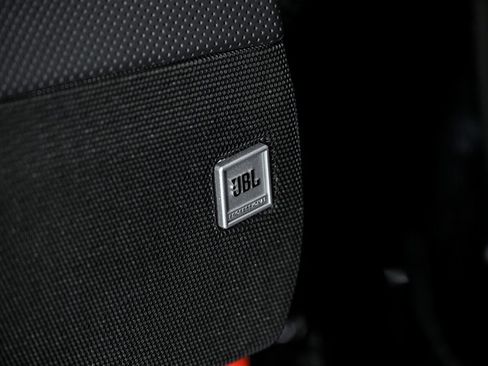 Used 2018 Ferrari 812 Superfast RWD image 15