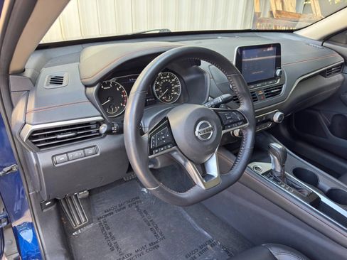 Used 2020 Nissan Altima 2.5 SR FWD image 12