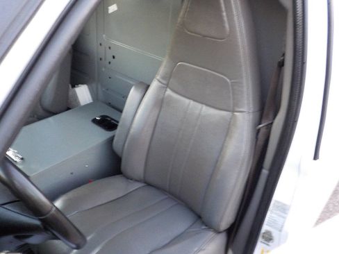 Used 2020 Chevrolet Express 3500 Extended w/ Driver Convenience Package image 12