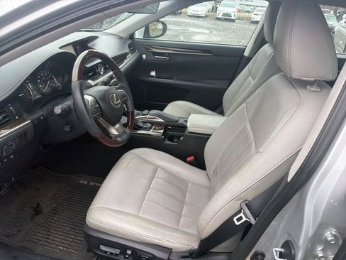 Used 2017 Lexus ES 350 w/ Luxury Package image 8