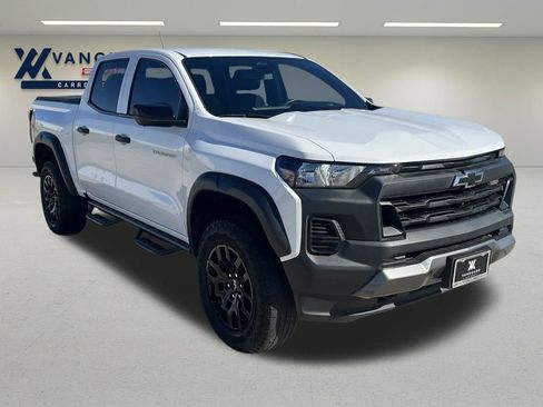 Used 2023 Chevrolet Colorado Trail Boss w/ Technology Package image 9