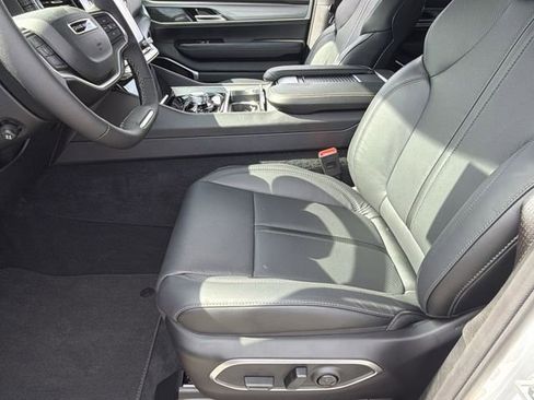 New 2026 Jeep Grand Wagoneer Limited image 23