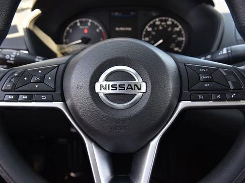 Used 2022 Nissan Altima 2.5 S FWD image 17