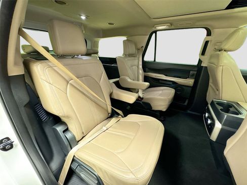 Used 2024 Ford Expedition Limited image 30