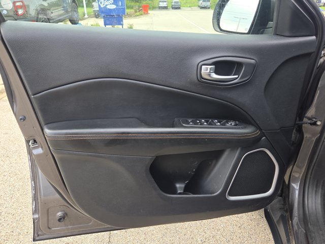 Used 2018 Jeep Compass Limited w/ Navigation Group FWD image 18