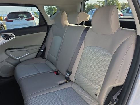 Used 2021 Kia Soul LX image 19