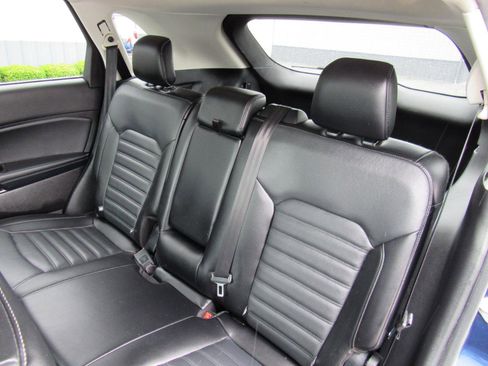 Used 2017 Ford Edge SEL w/ Equipment Group 201A AWD/4WD image 39