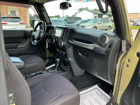 Used 2013 Jeep Wrangler Sport AWD/4WD image 15