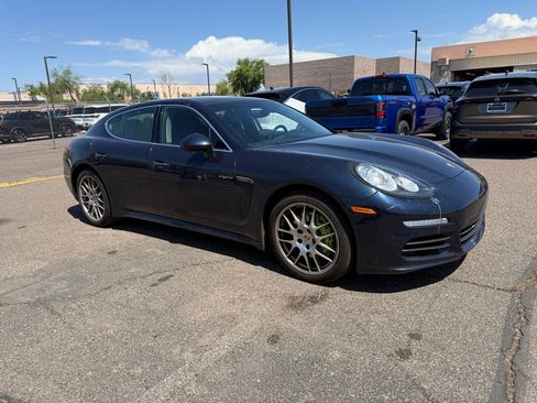 Used 2016 Porsche Panamera S RWD image 3