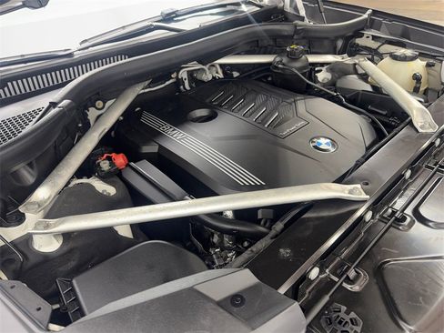 Used 2019 BMW X7 xDrive40i w/ Cold Weather Package image 84