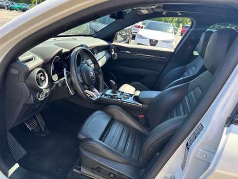 Used 2023 Alfa Romeo Stelvio Estrema AWD/4WD image 28
