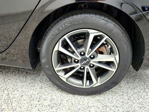 Used 2023 Kia Forte LXS w/ LXS Technology Package FWD image 9