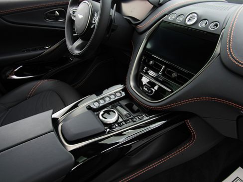 Used 2023 Aston Martin DBX AWD/4WD image 28